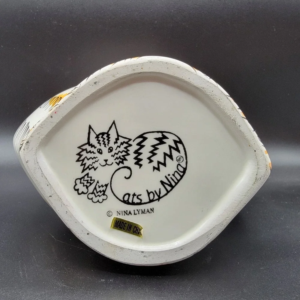 Cats by Nina Collection Nina Lyman Persian White Cat Vase With Blue Eyes 7" - Picture 8 of 10